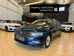Azul Usado 2021 VW Passat Business Familiar | 19.999 € (Precio justo)