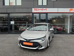 Gris / plata Usado 2022 Toyota Corolla Active Berlina | 19.500 € (Buen precio)