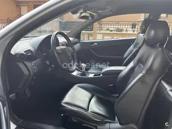 Gris / plata Usado 2006 Mercedes C200 Sport Edition Berlina | 4500 € (Buen precio)