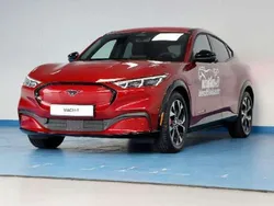 Rojo Usado 2022 Ford Mustang Mach-E Extended Range SUV | 54.890 €