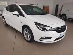Blanco Usado 2018 Opel Astra Dynamic Utilitario | 13.400 € (Caro)