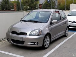 Gris / plata Usado 2002 Toyota Yaris Sport Berlina | 8500 €