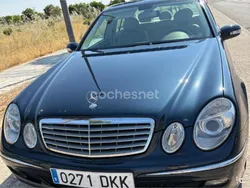 Negro Usado 2005 Mercedes E240 Elegance Berlina | 10.000 €