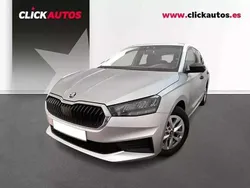 Plateado Usado 2025 Skoda Fabia Essence Utilitario | 15.250 € (Precio justo)