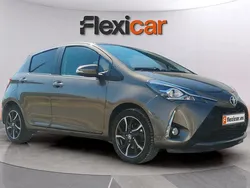 Gris Usado 2018 Toyota Yaris Berlina | 12.290 € (Precio justo)