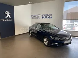 Azul Usado 2017 VW Passat Advance Berlina | 15.500 € (Precio justo)
