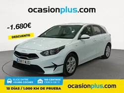 Blanco Usado 2023 Kia Ceed Berlina | 18.490 € (Precio justo)