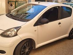 Blanco Usado 2010 Toyota Aygo Style Utilitario | 2950 € (Precio justo)