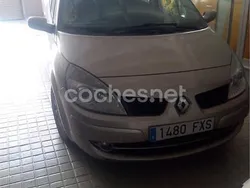 Beige Usado 2007 Renault Scénic II Dynamique Monovolumen | 2200 € (Super precio)