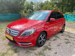 Rojo Usado 2013 Mercedes B180 Monovolumen | 11.490 € (Precio justo)