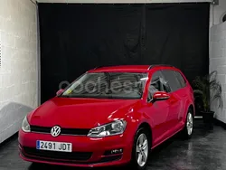 Rojo Usado 2015 VW Golf VII Advance Berlina | 9990 € (Buen precio)