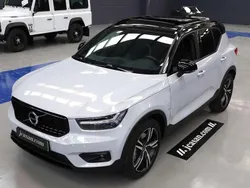 Blanco Usado 2022 Volvo XC40 R-Design SUV | 23.360 € (Precio justo)