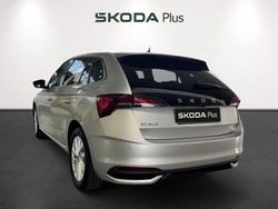 Gris plata Nuevo 2025 Skoda Scala Selection Utilitario | 23.537 € (Precio justo)