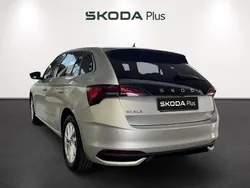 Gris plata Nuevo 2025 Skoda Scala Selection Utilitario | 23.537 € (Buen precio)