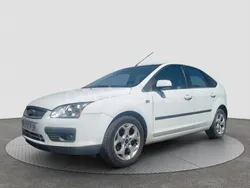 Blanco Usado 2006 Ford Focus Trend Berlina | 2400 € (Precio justo)