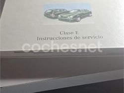 Beige Usado 2001 Mercedes E240 Elegance Berlina | 5500 €