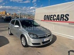 Gris / plata Usado 2005 Opel Astra Enjoy Berlina | 4950 € (Precio justo)