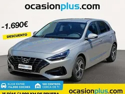 Plateado Usado 2022 Hyundai i30 Utilitario | 16.900 € (Un poco caro)