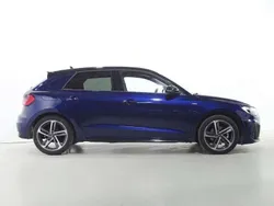 Azul Usado 2024 Audi A1 Sportback Black Edition Utilitario | 22.300 € (Super precio)