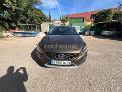 Marrón Usado 2017 Volvo V60 CC Familiar | 14.699 €