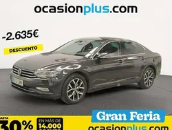 Gris Usado 2021 VW Passat Executive Berlina | 26.355 € (Caro)