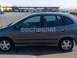Gris / plata Usado 2005 Nissan Almera Tino Acenta Monovolumen | 2800 €