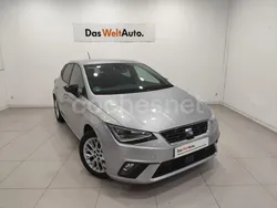 Gris plata Usado 2023 Seat Ibiza FR Berlina | 17.990 € (Precio justo)
