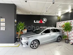 Gris / plata Usado 2019 Kia Ceed Familiar | 7900 € (Precio justo)