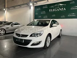Blanco Usado 2013 Opel Astra Excellence Berlina | 7990 € (Precio justo)