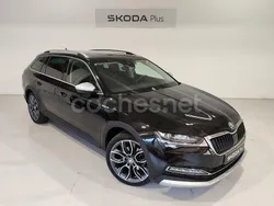 Negro Usado 2023 Skoda Superb Familiar | 27.900 € (Buen precio)