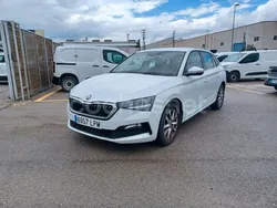 Blanco Usado 2021 Skoda Scala Ambition Utilitario | 15.400 € (Precio justo)