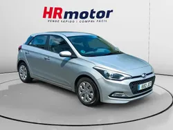 Gris Usado 2015 Hyundai i20 Utilitario | 8190 € (Precio justo)