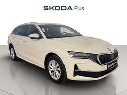 Blanco Usado 2024 Skoda Octavia Selection Familiar | 28.490 € (Precio justo)