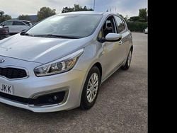 Plateado Usado 2016 Kia Ceed Utilitario | 7999 € (Precio justo)