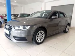 Marrón Usado 2013 Audi A3 Sportback Attraction Utilitario | 9490 €