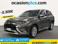 Gris Usado 2021 Mitsubishi Outlander P-HEV SUV | 23.091 € (Precio justo)