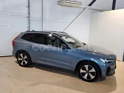 Gris / plata Usado 2023 Volvo XC60 Plus SUV | 43.990 € (Precio justo)