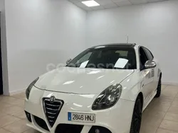 Blanco Usado 2013 Alfa Romeo Giulietta Distinctive Utilitario | 5590 €