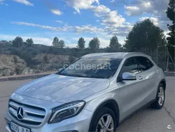Gris / plata Usado 2016 Mercedes GLA220 Urban SUV | 15.350 € (Precio justo)