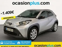 Gris Usado 2024 Toyota Aygo Play Utilitario | 14.091 € (Precio justo)
