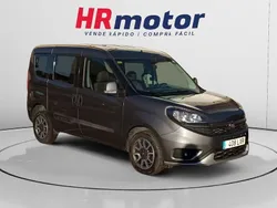 Gris Usado 2022 Fiat Doblò Trekking Monovolumen | 18.610 € (Un poco caro)