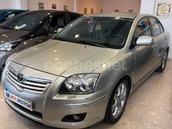 Beige Usado 2007 Toyota Avensis Executive Berlina | 9500 € (Caro)
