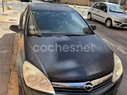Negro Usado 2005 Opel Astra GTC Sport Berlina | 3500 € (Precio justo)