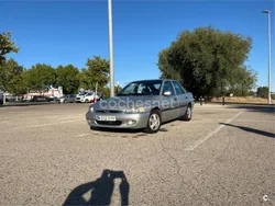Gris / plata Usado 2000 Ford Escort Berlina | 1450 €