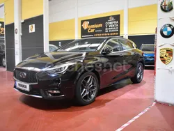 Violeta / lila Usado 2016 Infiniti Q30 Sport Tech Utilitario | 19.490 € (Precio justo)