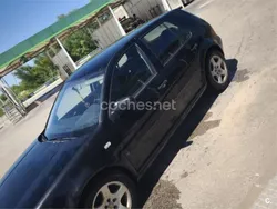 Negro Usado 2000 VW Golf IV Highline Berlina | 2000 € (Precio justo)