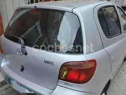 Gris / plata Usado 2003 Toyota Yaris Luna Berlina | 2500 € (Buen precio)