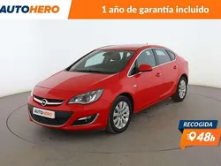 Rojo Usado 2014 Opel Astra Innovation Berlina | 10.499 € (Precio justo)