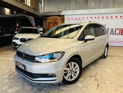 Gris Usado 2020 VW Touran Advance Monovolumen | 23.900 € (Caro)