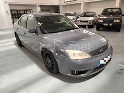 Gris / plata Usado 2002 Ford Mondeo ST Berlina | 8900 €